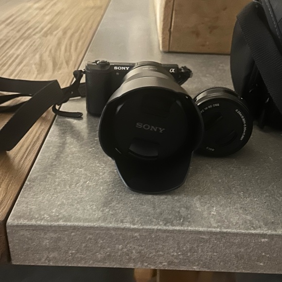 SONY A5100 package - Picture 2 of 5